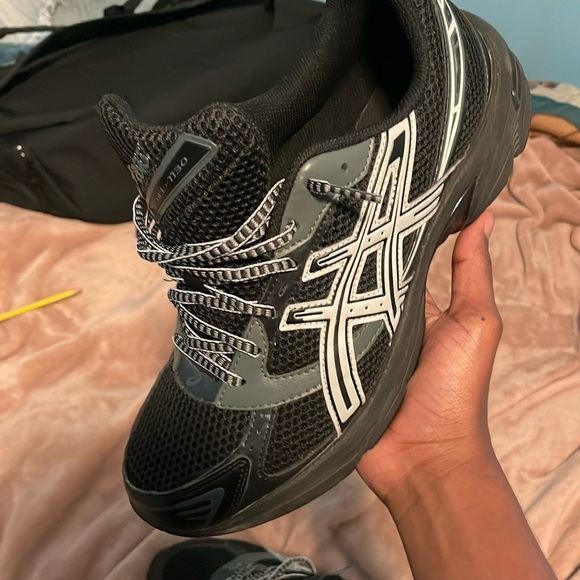 These ASICS I have only worn them once or twice not even really dirty